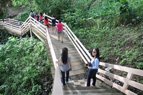 TRAVELS OF JOY: Tagaytay Picnic Grove