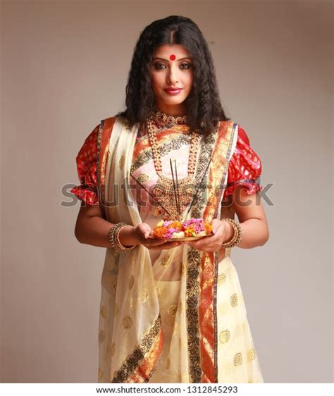 8,757 Bengali Traditional Dress Images, Stock Photos & Vectors ...