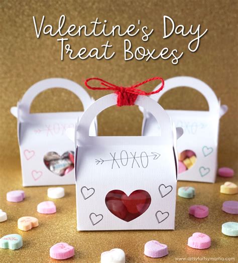 Valentine's Day Treat Boxes | artsy-fartsy mama