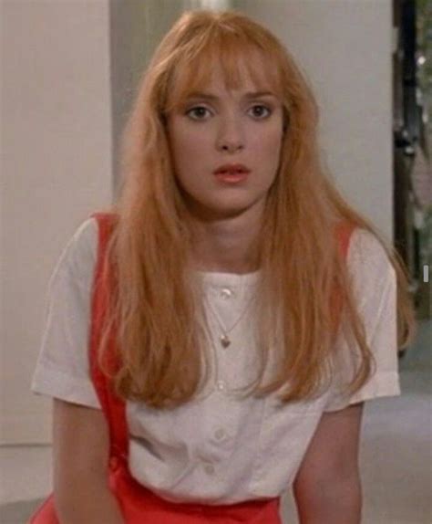 Winona Ryder in Edward Scissorhands | Winona ryder, Kino, Blond