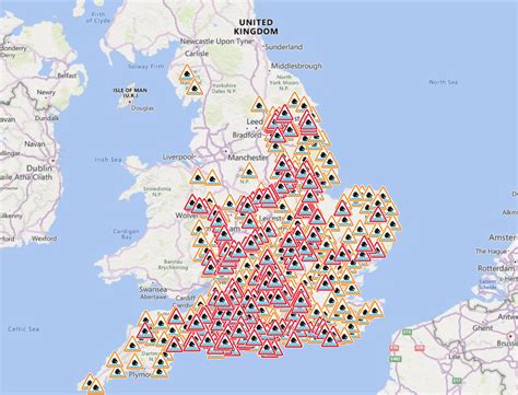 Map shows hundreds of flood warnings across the UK - Yahoo Sport