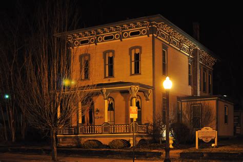 The Old House at Night | A Canal Fulton Historic Building - … | Flickr