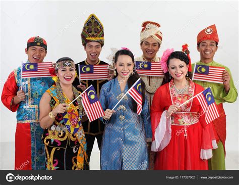 MALAYSIAN TRADITIONAL COSTUMES | English - Quizizz