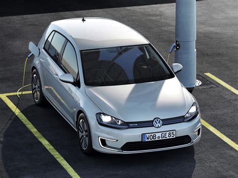 Electric Volkswagen Golf Goes on Sale in Germany from Under €35,000 ...