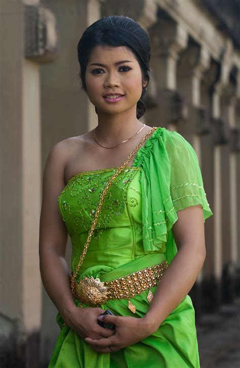 Beautiful Cambodian girl in green dress | Picturejourneys | Flickr