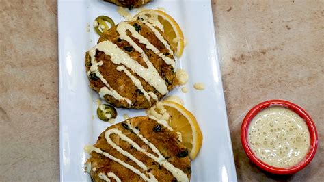 Cajun Crab Cakes with Creamy Cajun Sauce – TasteDis