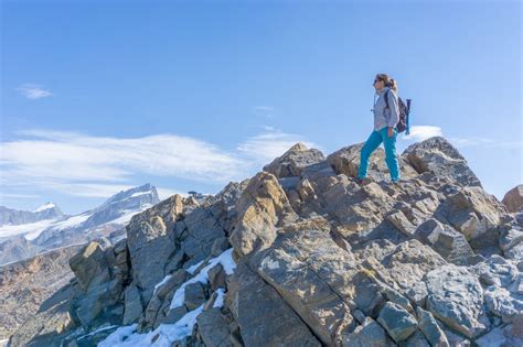 8 of the Best Hikes in Switzerland for Beginners - The Yogi Wanderer