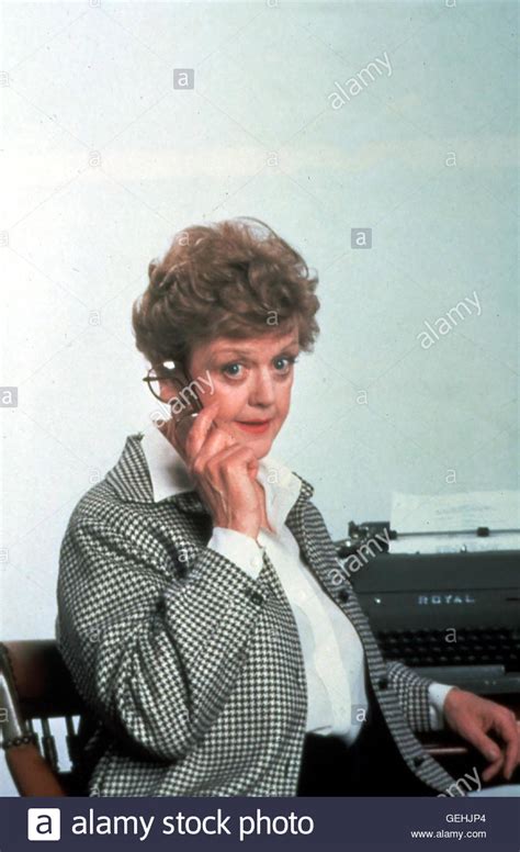 Angela Lansbury as Jessica Fletcher - Murder, She Wrote foto (40141385) - fanpop