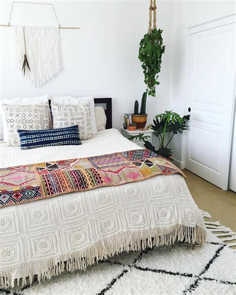 15 Bohemian Bedroom Ideas on a Budget (Boho Style)