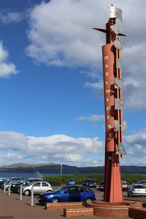 Waterfront Cinema Signpost, Greenock © Leslie Barrie cc-by-sa/2.0 ...