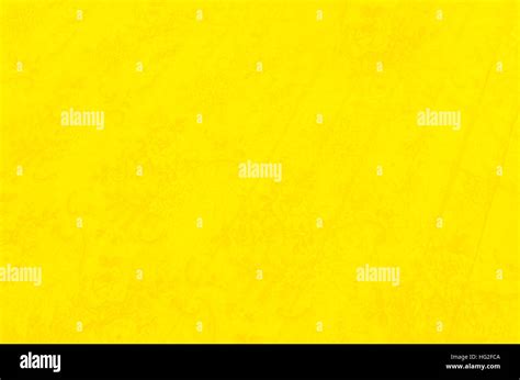 Yellow background flower hi-res stock photography and images - Alamy