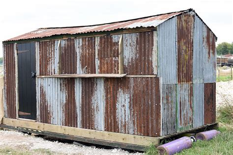 Rusting tin shed at Dorset Steam Fair | Part of the recreati… | Flickr