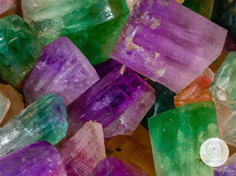 Exploring the Colors and Varieties of Fluorite | SignsMystery