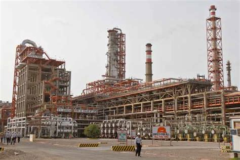 IOC to invest Rs 6,800 cr to upgrade Gujarat refinery unit-Business News , Firstpost