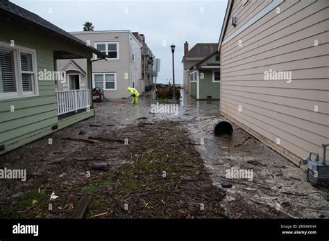 Bomb cyclone causes severe storm in California with severe flood damage ...