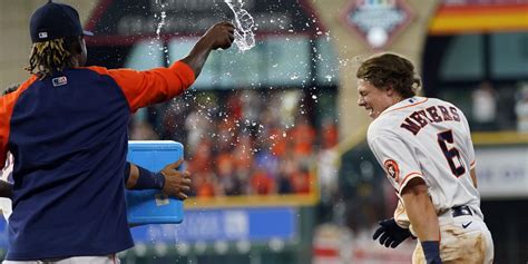 Jake Meyers' walk-off single lifts Astros in 10