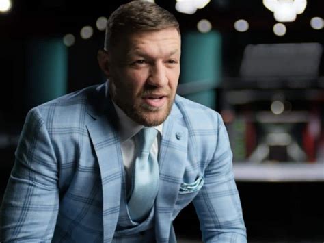 "Thousand dollars worth of chips," Generous Conor McGregor takes out TUF team to steak dinner to ...