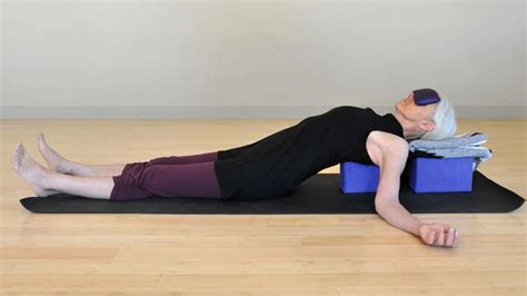 Yoga for Neck Pain: 2 Relaxing Poses - YogaUOnline