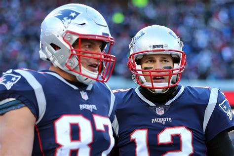 Rob Gronkowski Traded by Patriots to Tampa Bay to Play With Tom Brady - InsideHook