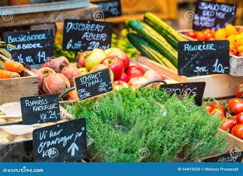 Fresh and Organic Vegetables at Farmers Market Stock Photo - Image of marketplace, eating: 44415520