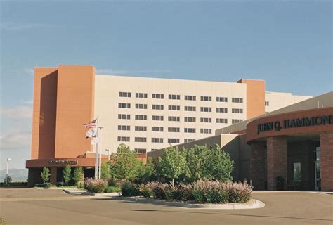 Embassy Suites Loveland (Loveland, 2009) | Structurae