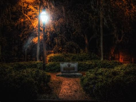 Savannah Ghost Tours | 5-star Haunted Tours | Save 20% on your Tour