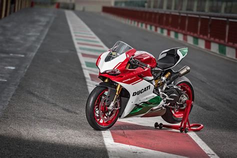 2019 Ducati 1299 Panigale R Final Edition Guide • Total Motorcycle