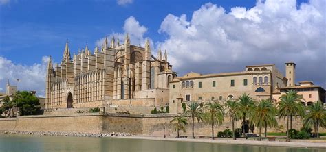 Casco Antiguo & Palma Old Town Area Guide | CASAFARI