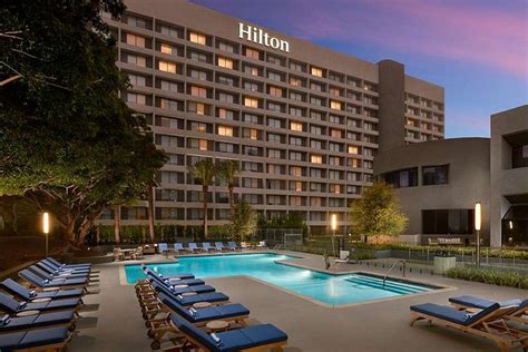 Hilton Los Angeles Culver City Pool Pictures & Reviews - Tripadvisor