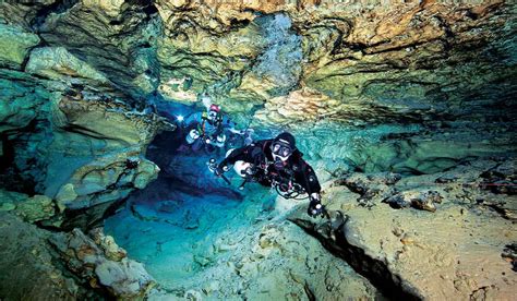 Cave Photography - Divers Alert Network