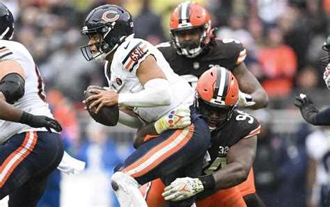 Kevin Stefanski Breaks Down How Browns Defense Remains 'Efficient'