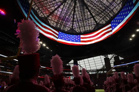 College football fans divided by bizarre graphics during Georgia vs ...