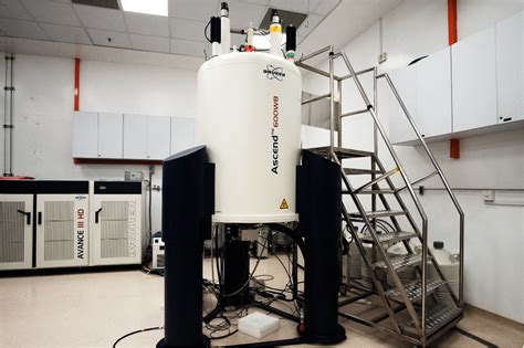 Bruker Avance III HD 600 MHz (14.1 T) wide-bore NMR spectrometer | NTU Centre of High Field NMR ...