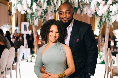 Mike Tomlin is Married to Wife: Kiya Winston. Kids. – wifebio.com