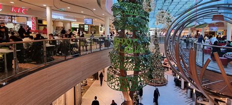 Skyline Plaza - Frankfurt Shopping Mall - International Shopping Center