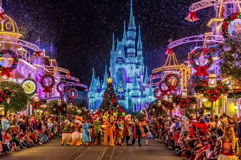 Magic Kingdom Christmas - The best photo I think I've taken. : disney