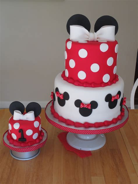 minnie mouse smash cake | Byrdie Girl Custom Cakes