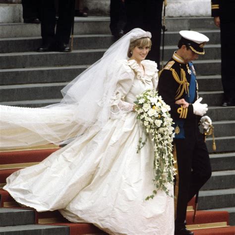 Princess Anne marries Timothy Laurence | Royal wedding dresses through ...