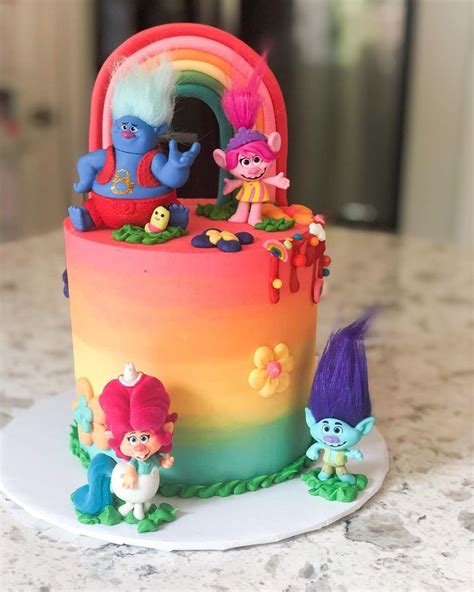 13 Cute Troll Birthday Cake Ideas (Bring The Party to Life)