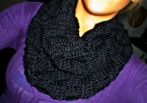 A Little Loopy, But I'm Hooked: Basketweave Stitch Infinity Scarf