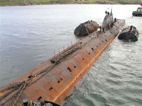 Kondemnert atomubåt K-159 som senere sank under slep. | Flickr - Photo Sharing!