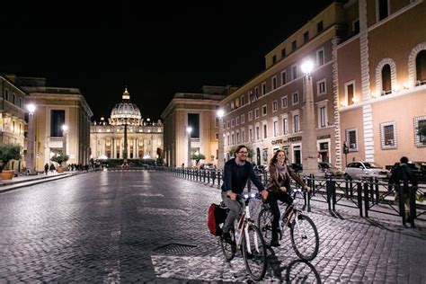 Rome Small-Group Bike Tour by Night 2024