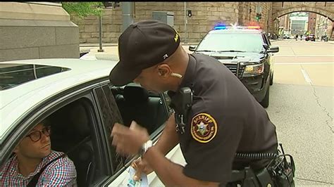 Allegheny County Sheriff's Office demonstrates concealed firearm traffic stop – WPXI