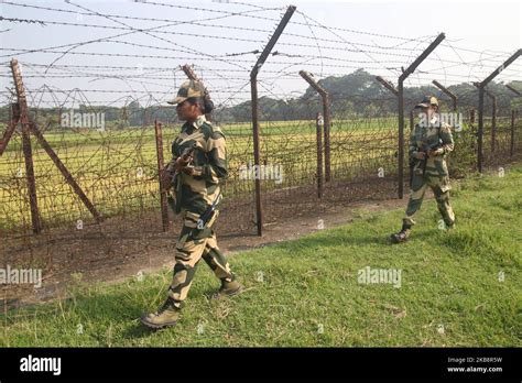 Indian Border Security Force (BSF) Women soldiers patrolling at the ...