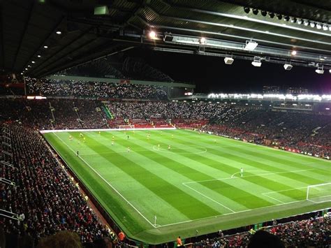 Old Trafford Capacity : Manchester United Open To Old Trafford ...