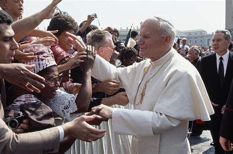 Pope John Paul II Greets A Crowd Photograph by James L. Stanfield