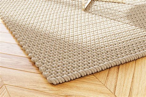 Thickly woven carpet 3D model | CGTrader