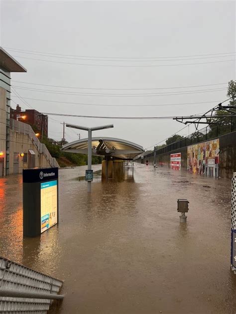 1 dead after historic rainfall in St. Louis causes flash flooding emergency - ABC News