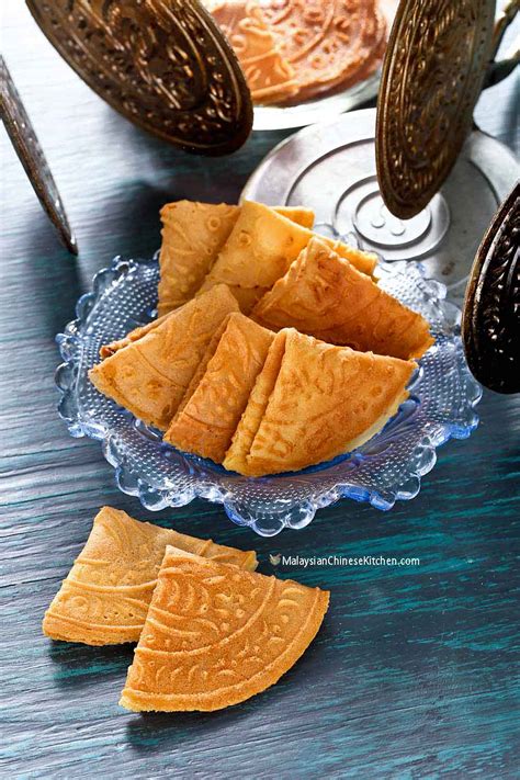 Kuih Kapit (Love Letter Crepes) - Malaysian Chinese Kitchen