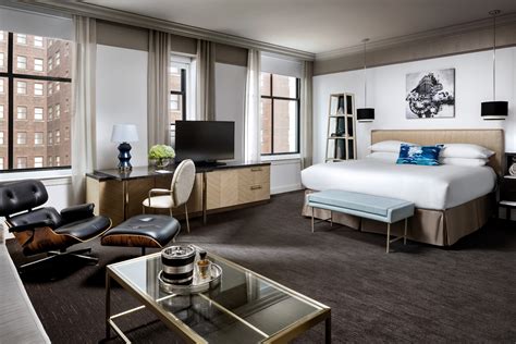 Chicago Hotel Rooms & Suites | The Blackstone